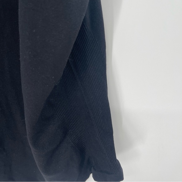 Chances R Seamless Shape Wear Black Cami Tank Top - Picture 5 of 7